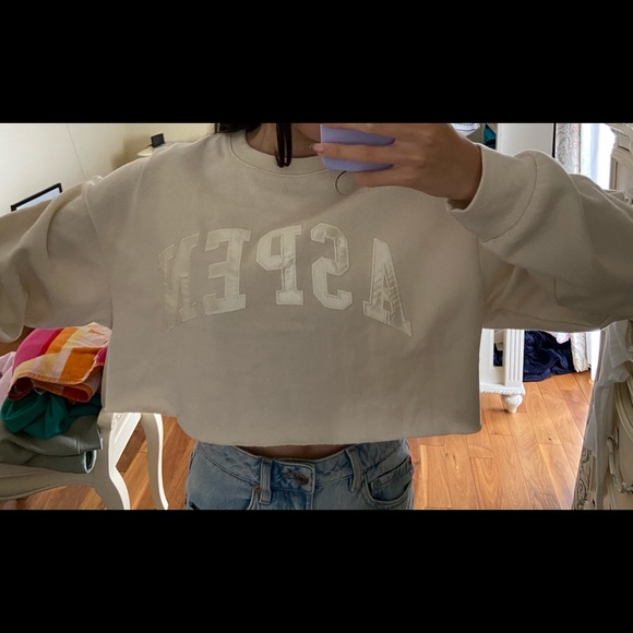 XS tinted ivory cropped crewneck from Garage. - Picture 3 of 4